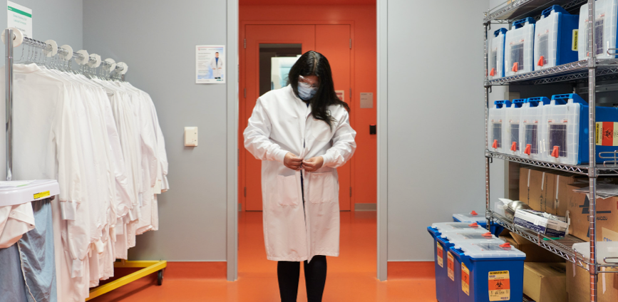 Gilead employee in laboratory